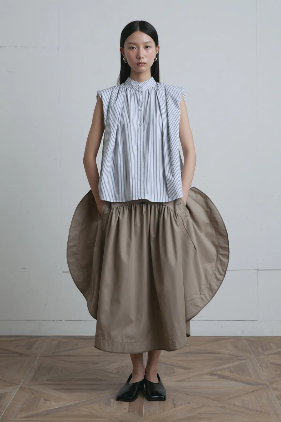 GATHERED CIRCLE CUT MIDI SKIRT